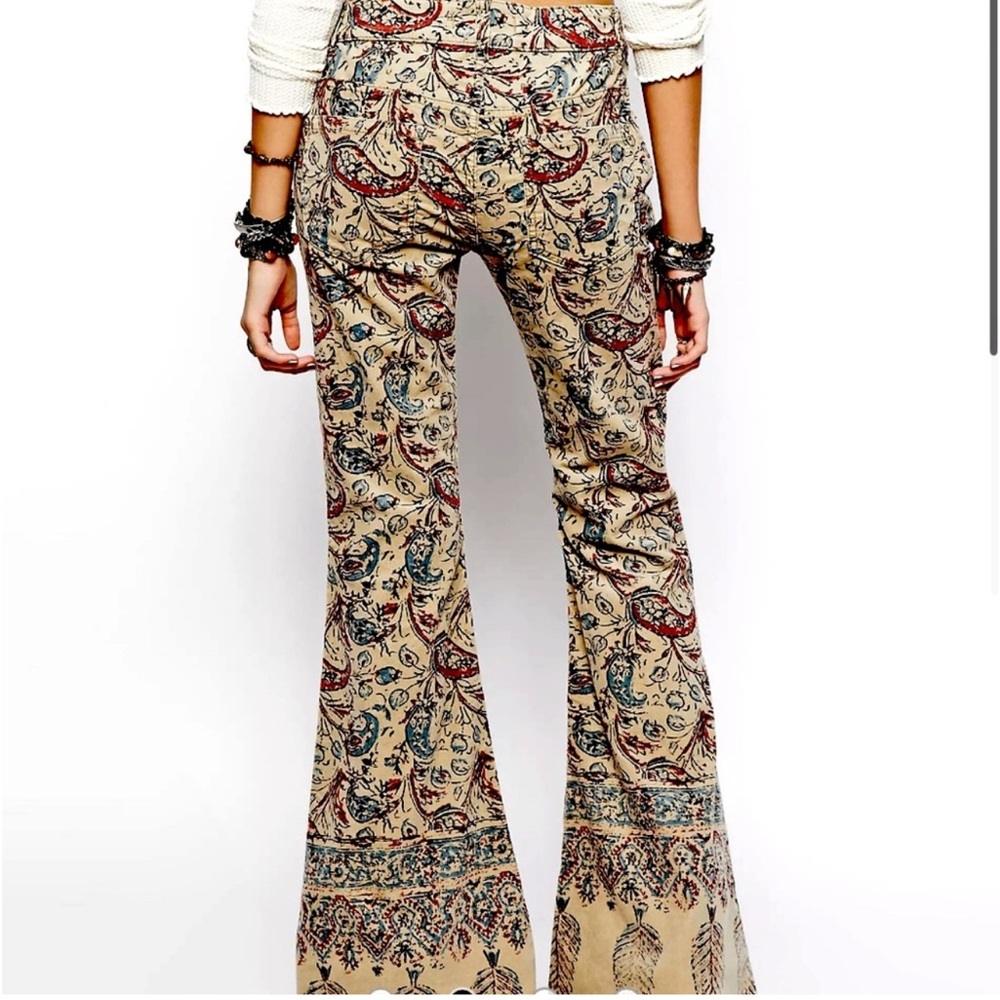FREE PEOPLE New Delhi Border Paisley Print Flare Corduroy Jeans Size 28 - Picture 4 of 16